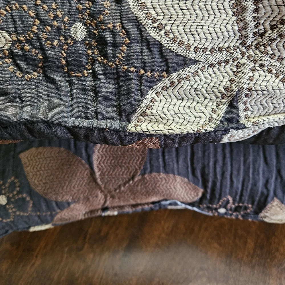 Borgata 18-inch decorative pillows (2). Chocolate brown. - Picture 8 of 8